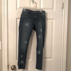 A Ankle Length Jegging with stars on it ⭐️🌟✨It is a size 12 kids from the Gap